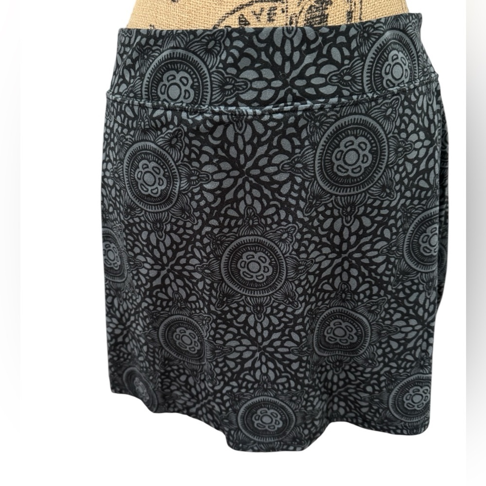 Tranquility by Colorado Clothing Company Skort. Size Medium